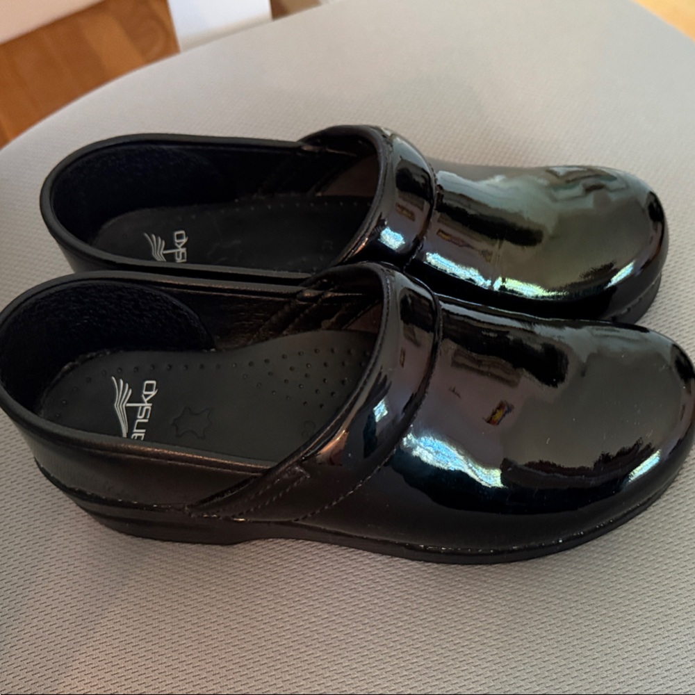 EUC Dansko Shiny Black Mules